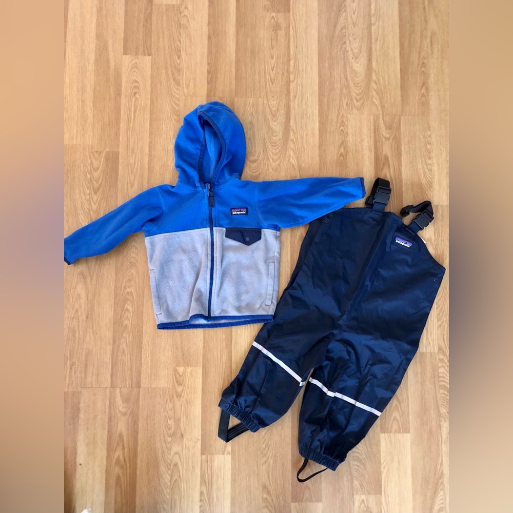 6-12M Patagonia fleece and rainoveralls